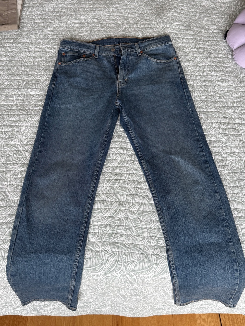 Levi's Men's Medium Blue Relaxed Straight Jeans